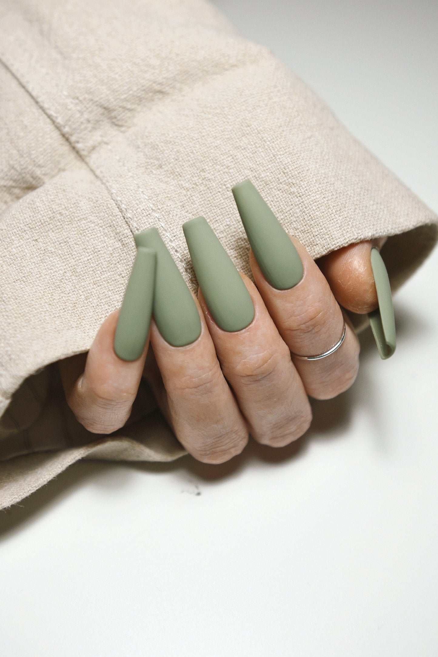 MATCHA GREEN – Luxury Handmade Reusable Press On Nails