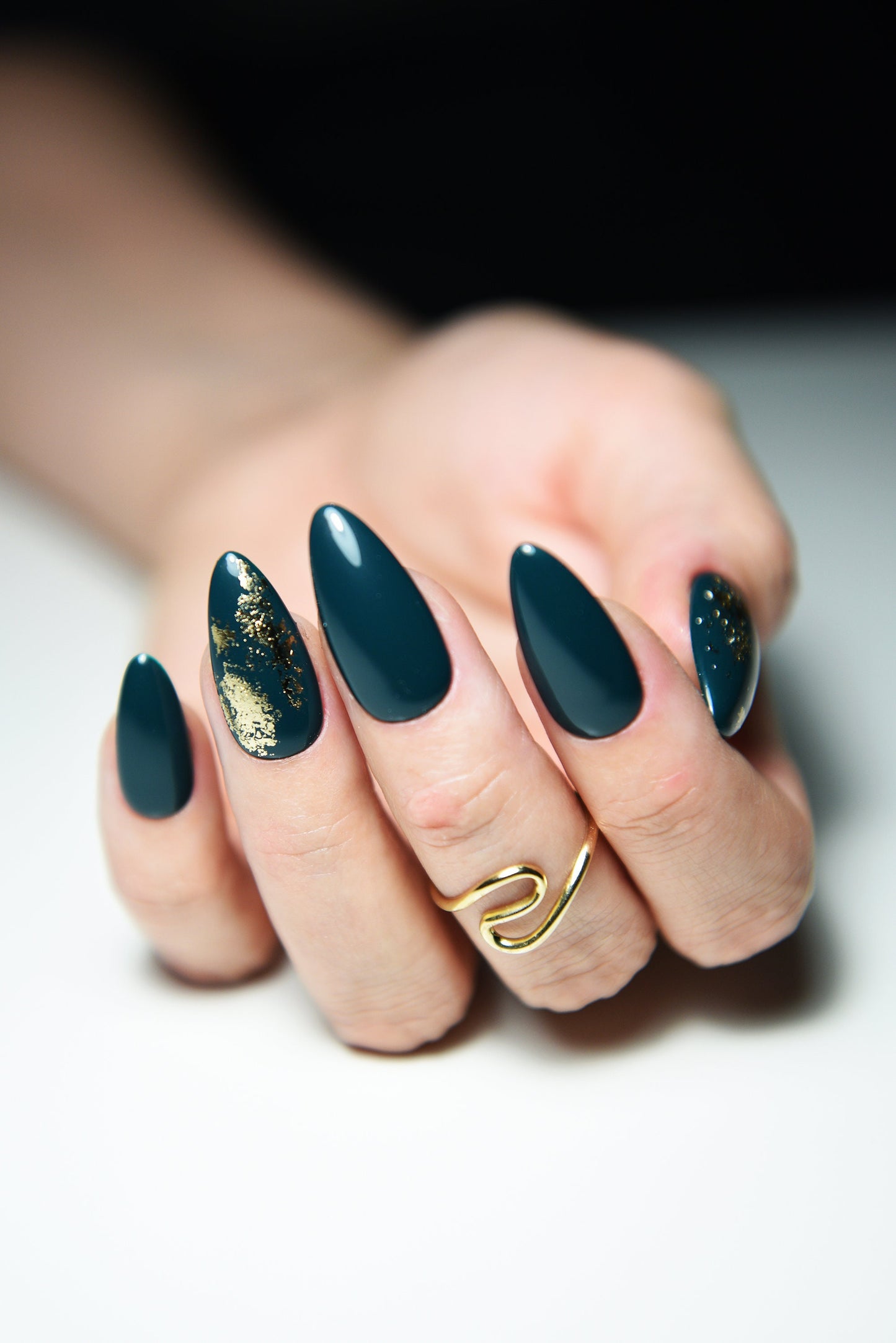 Christmas Green & Gold Press On Nails – Handmade Reusable Holiday Nail Set