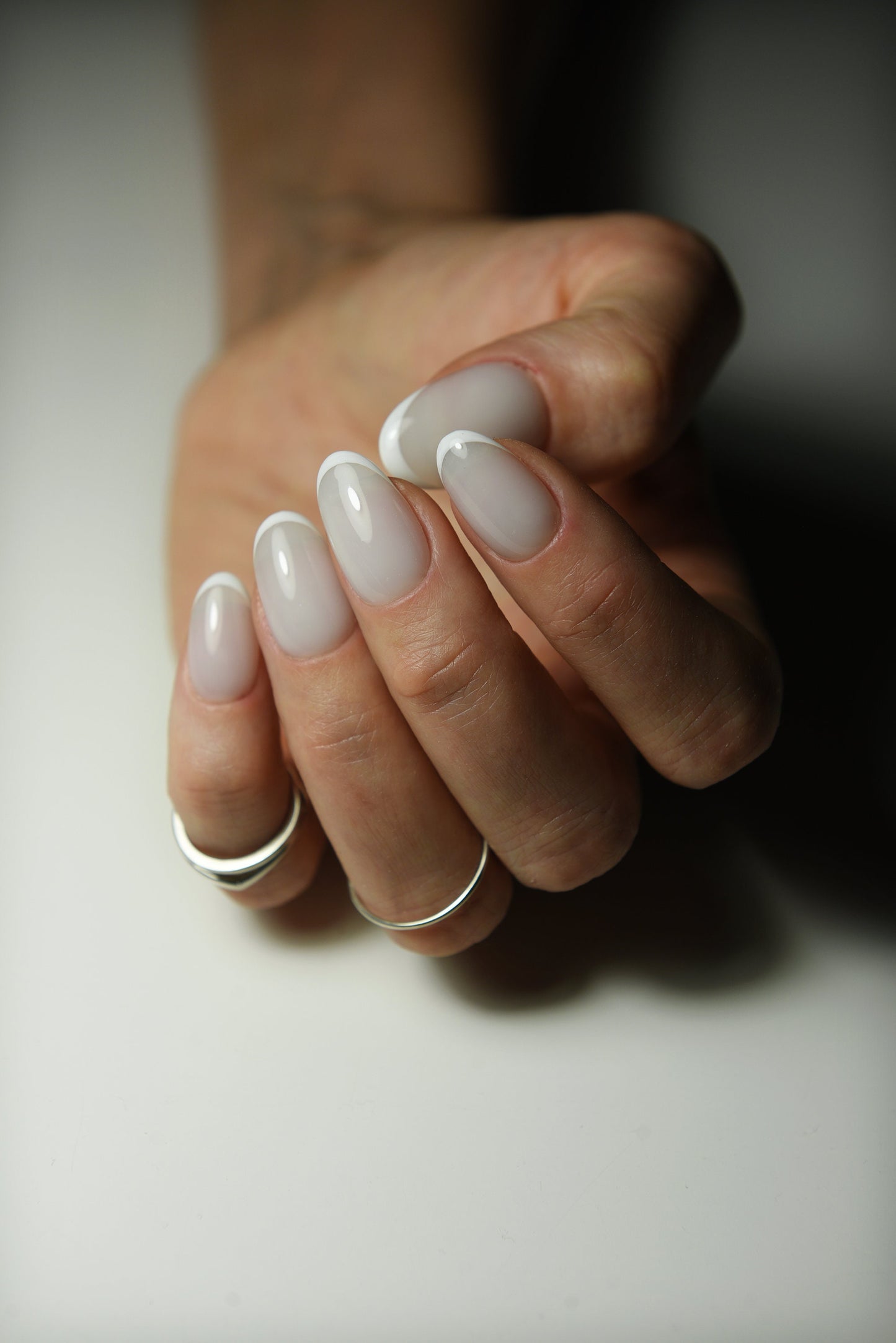 Good Girl Press-On Nails – Milky French Thin Line Gel Set