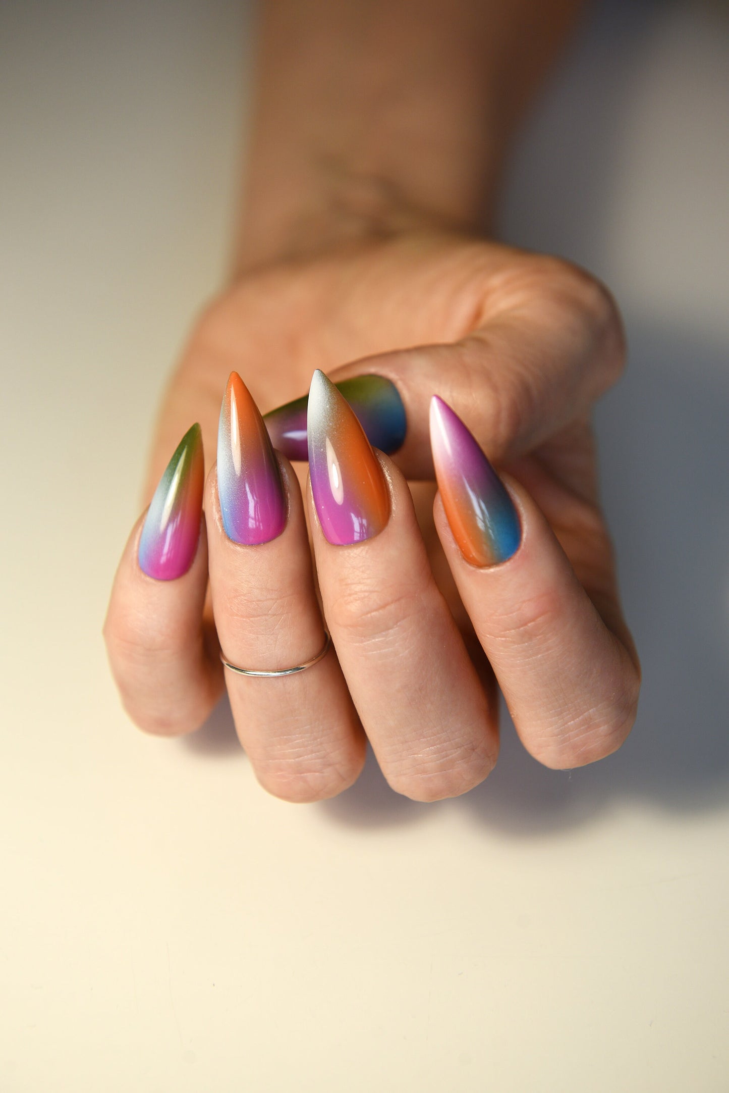 Aura Stains Press-On Nails – Handmade, Colorful, Reusable Nail Set