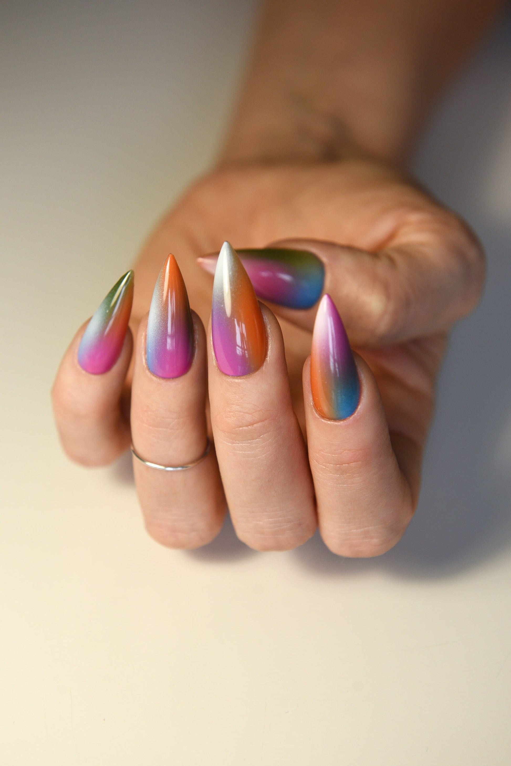 AURA STAINS – Luxury Handmade Reusable Press On Nails