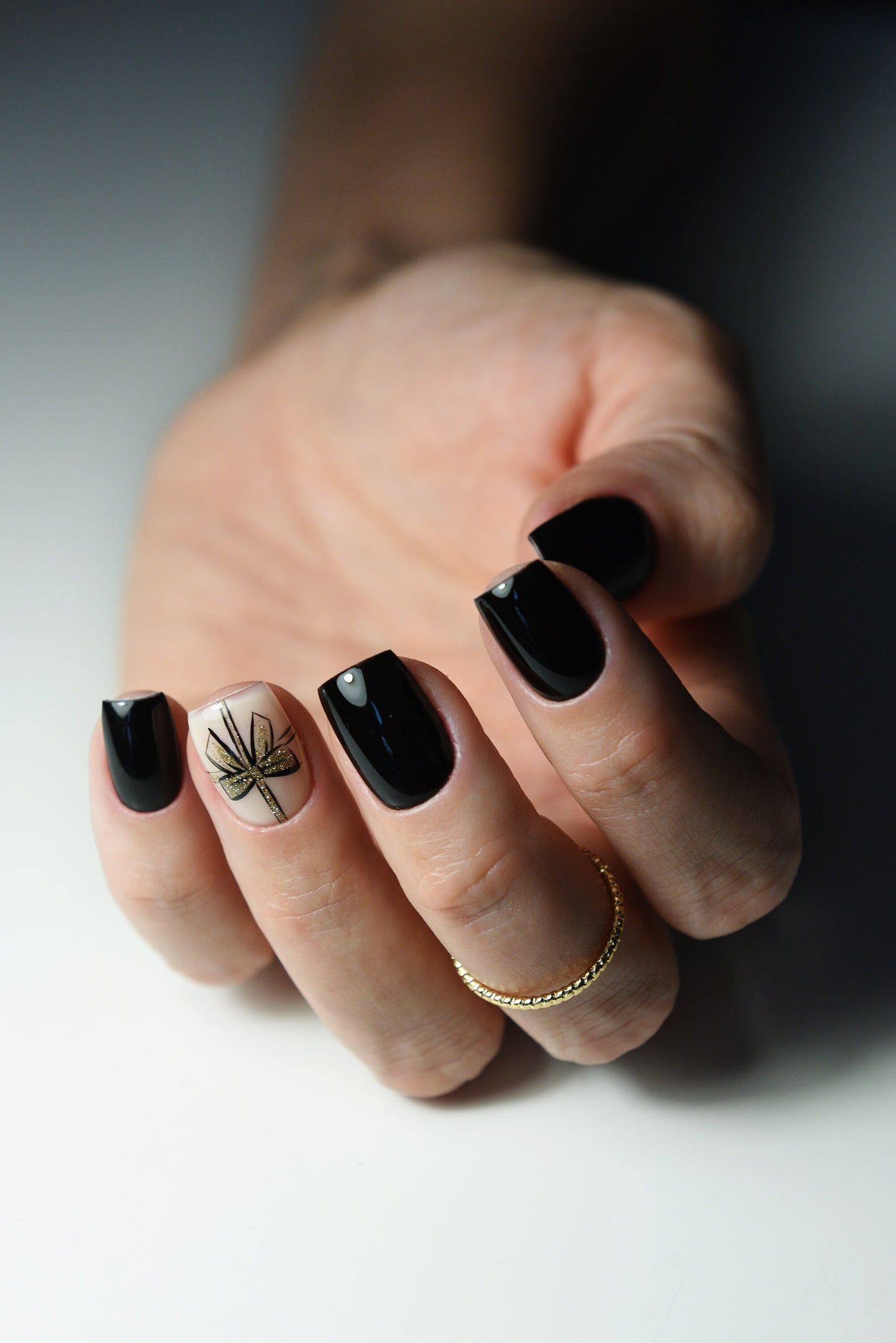 Black Luxury Press-On Nails with Glitter, Reflective Bow Art – Handmade, Reusable, Custom Shape