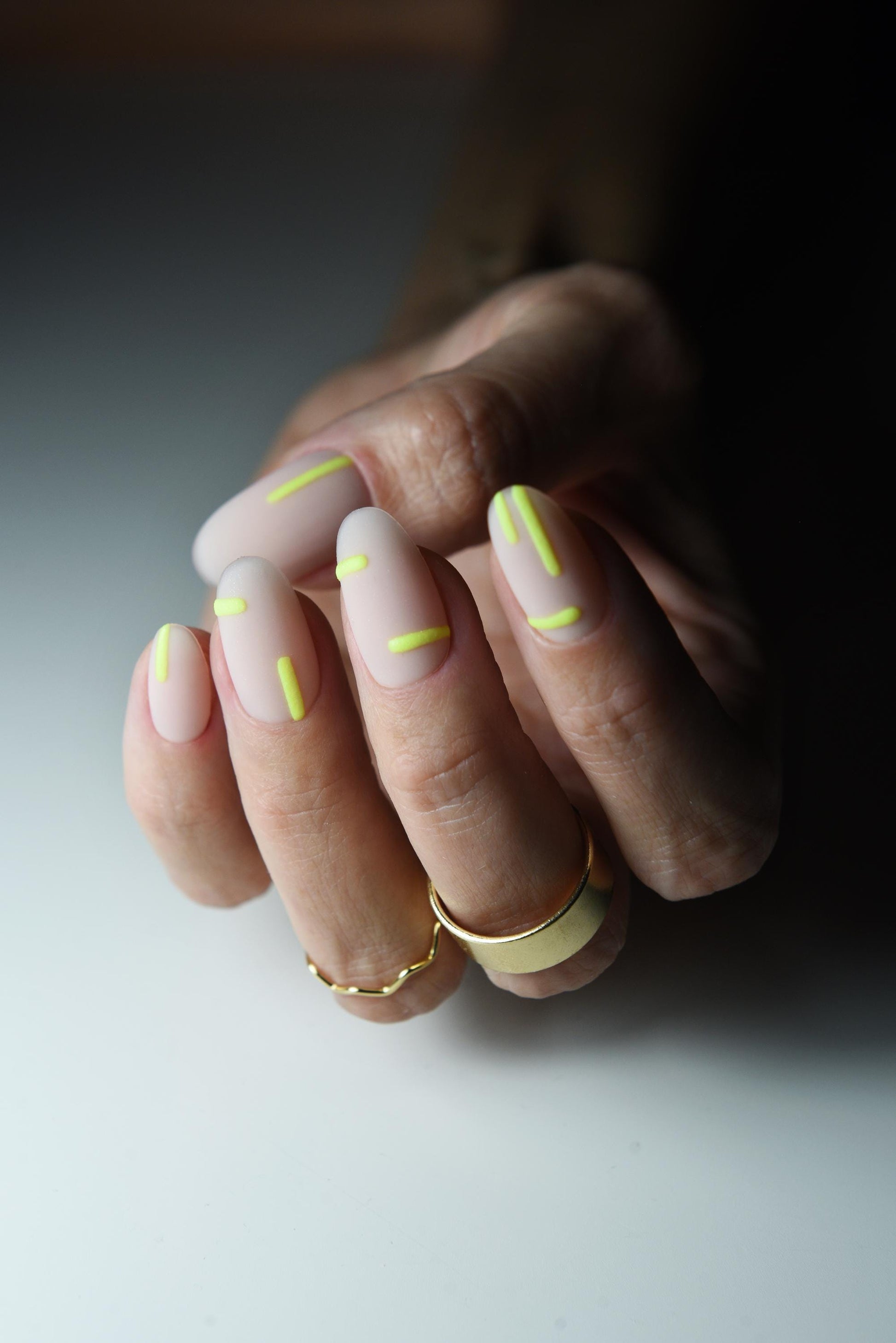 Glow-in-the-Dark 3D Nail Art Press-On Nails – Matte Nude Oval Nails – Neon Yellow Lines – Reusable Modern Nail Set – Luxury Handmade Reusable Press On Nails