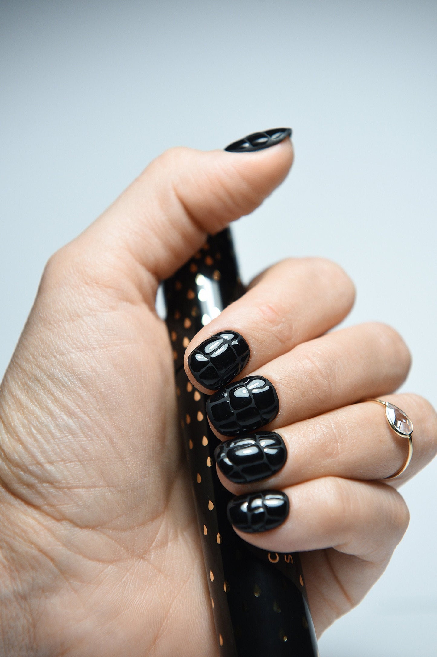 BLACK CROCODILE SKIN – Luxury Handmade Reusable Press On Nails