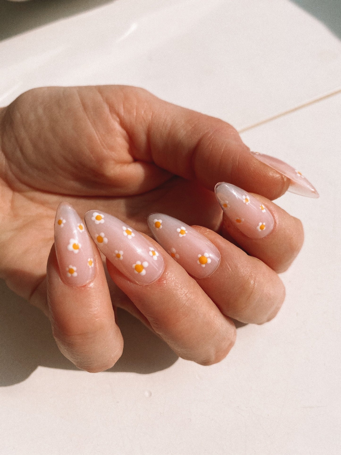 Daisy Pink Press-On Nails – Handmade Glossy or Matte Set | Reusable Floral Nail Art
