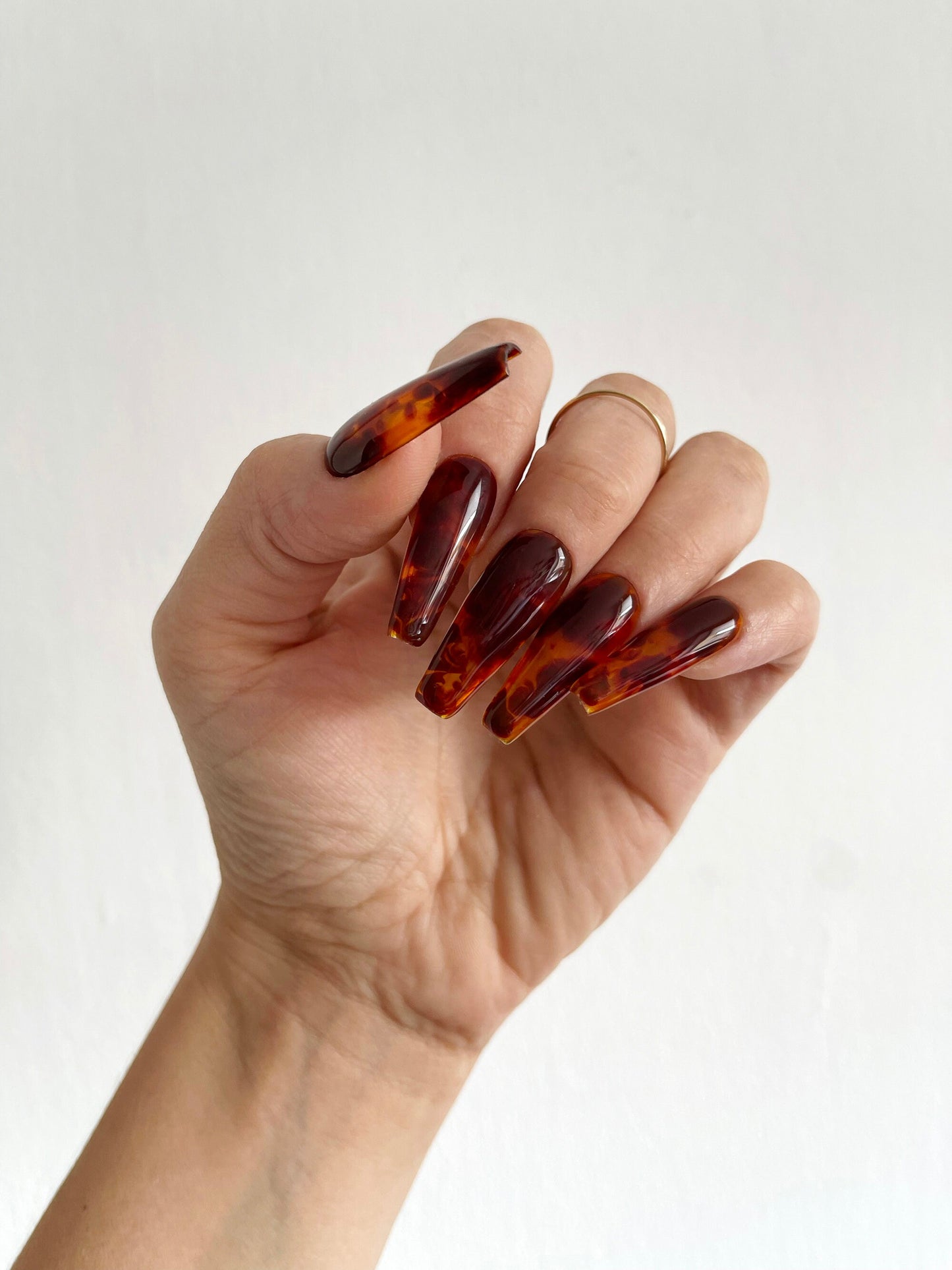 Classy Tortoise Shell Press On Nails – Handmade Reusable Gel Set | Custom Shape & Size | Elegant Glossy Finish