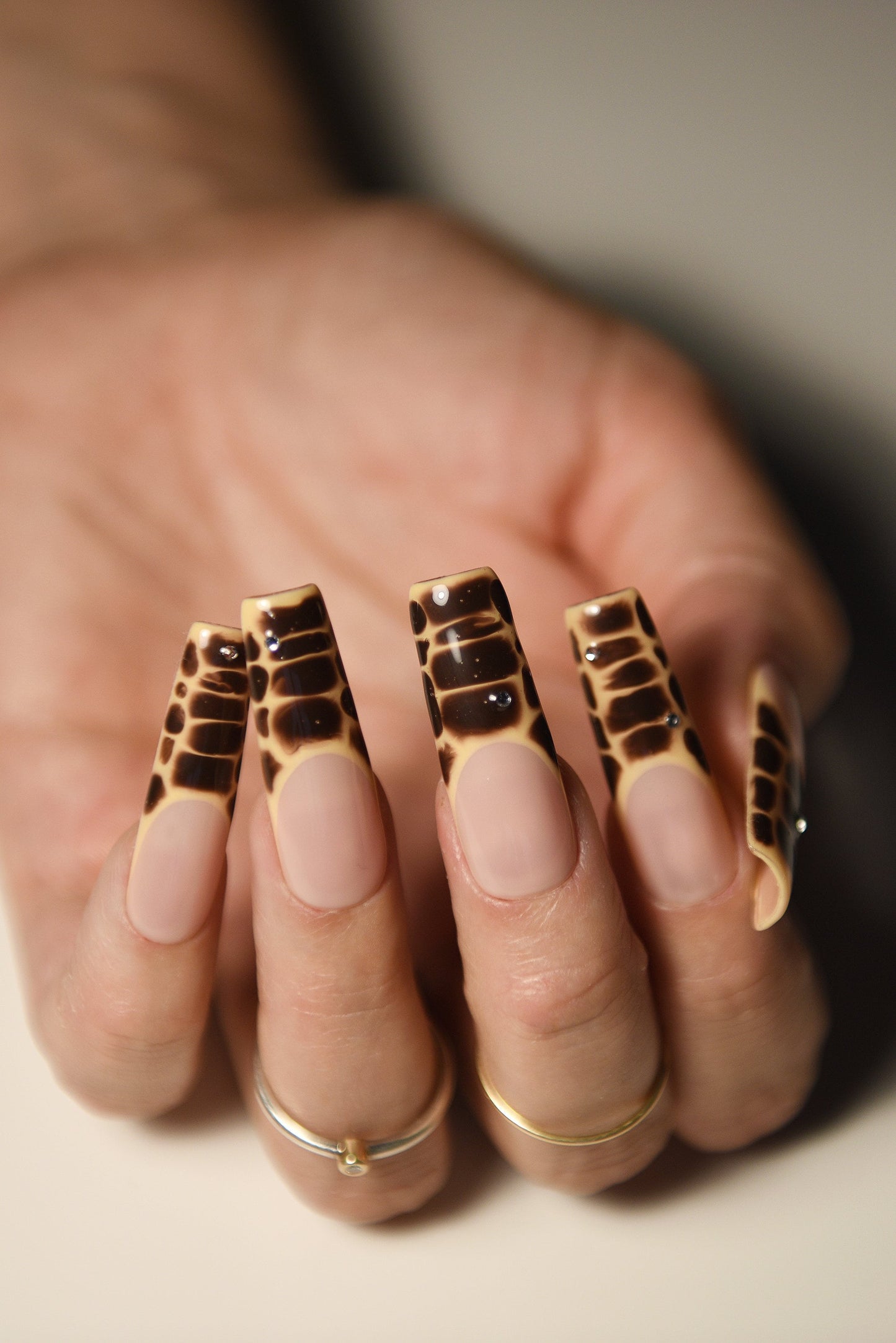 Tiramisu Crocodile French Press-On Nails – Snakeskin, Handmade & Reusable