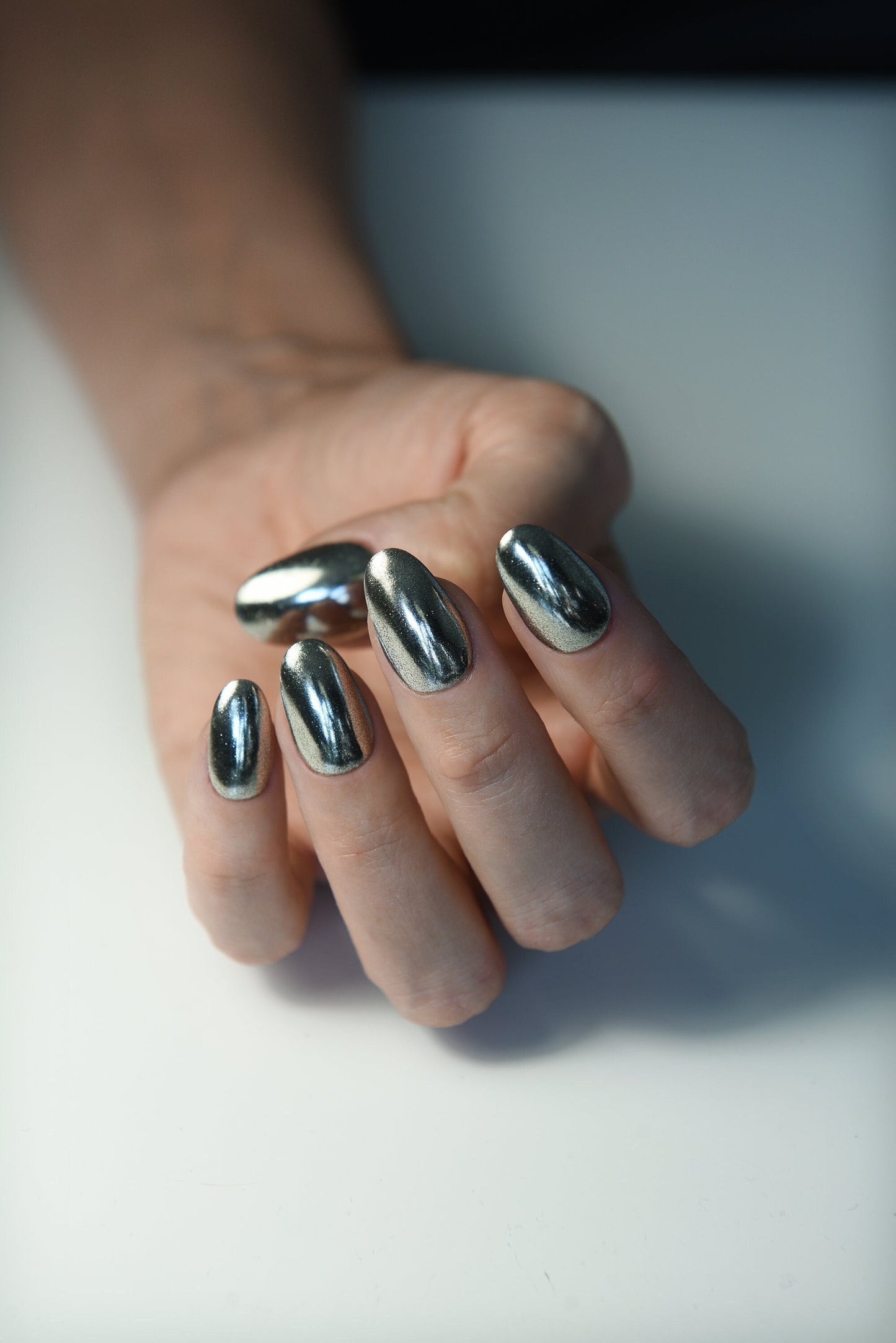 MIRROR CHROME SILVER – Luxury Handmade Reusable Press On Nails