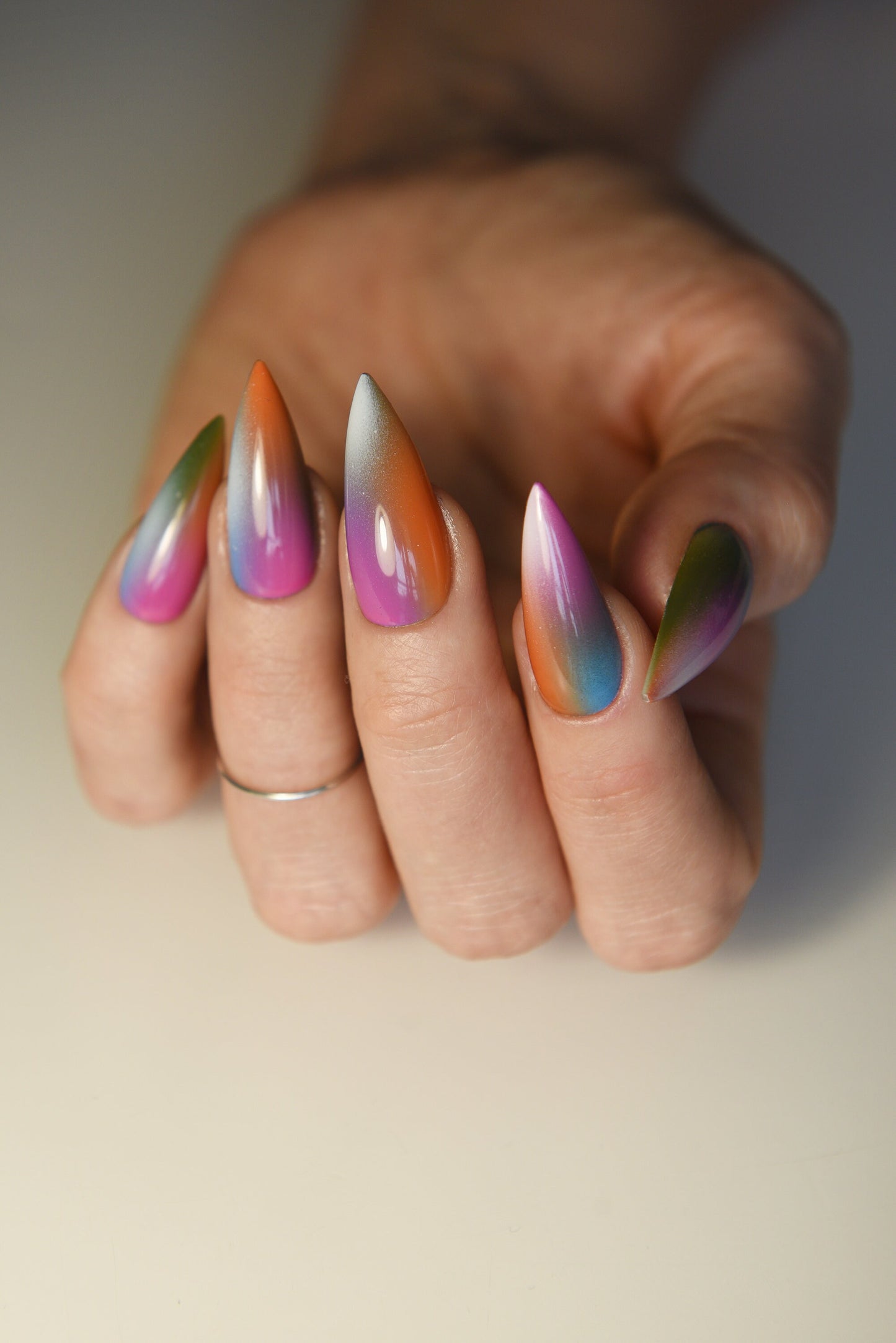 Aura Stains Press-On Nails – Handmade, Colorful, Reusable Nail Set