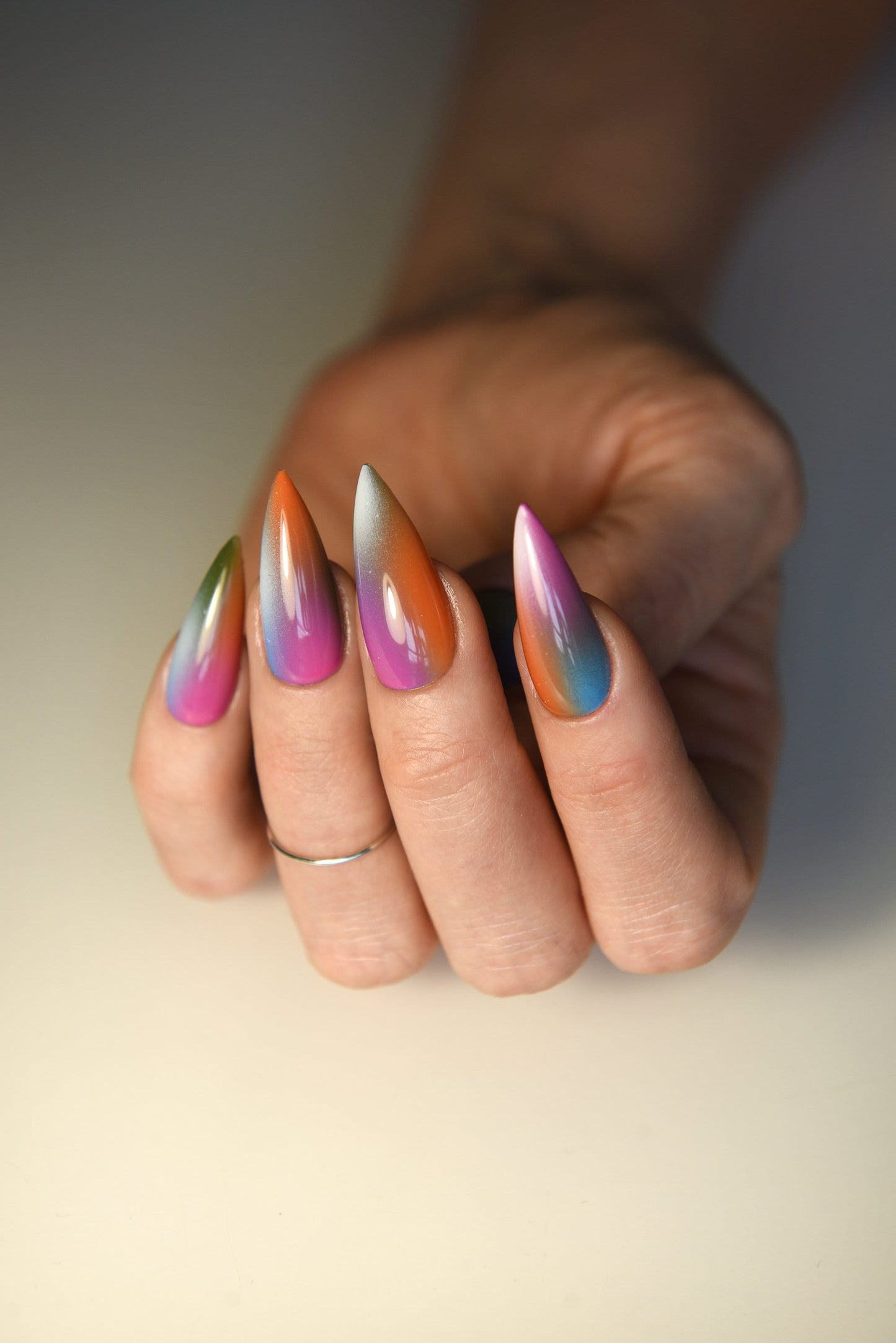 Aura Stains Press-On Nails – Handmade, Colorful, Reusable Nail Set