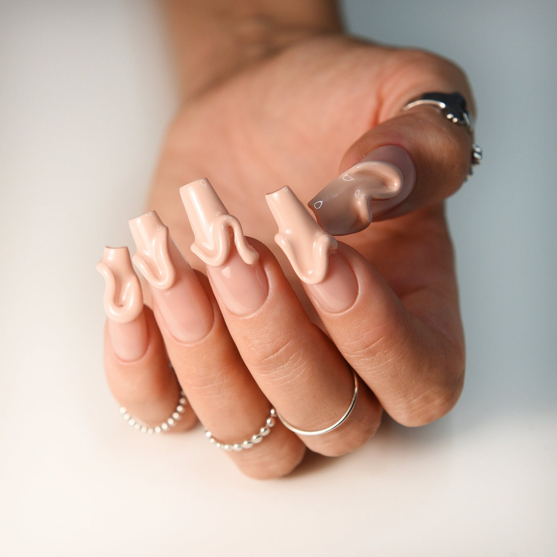 3D swirl nude press on nails, home manicure, reusable fake nails for autumn, fall, acrylic like glue on nails, wedding, party fake nails