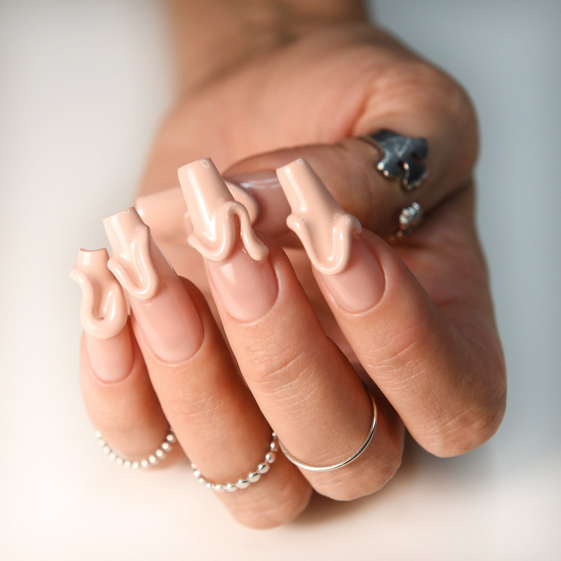 3D swirl nude press on nails, home manicure, reusable fake nails for autumn, fall, acrylic like glue on nails, wedding, party fake nails