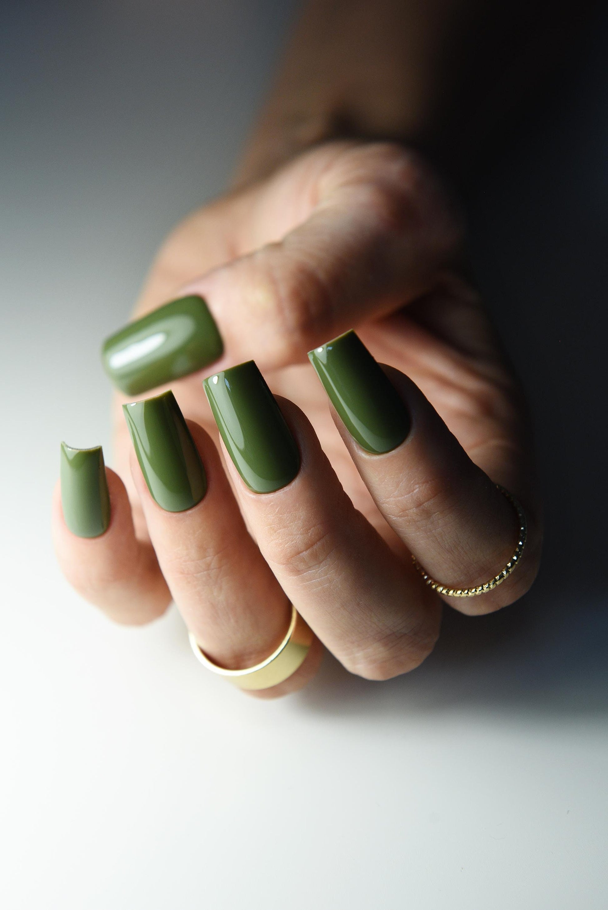 AUTUMN GREEN – Luxury Handmade Reusable Press On Nails